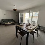 Apartment T3 De 66m² Avec Terrasse, Parking Et Proche Jetee Thiers, Centre-ville D'arcachon - Fr-1-374-209 *