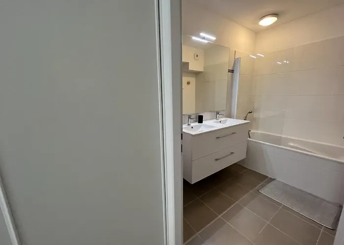 Lejlighed T3 De 66m² Avec Terrasse, Parking Et Proche Jetee Thiers, Centre-ville D'arcachon - Fr-1-374-209